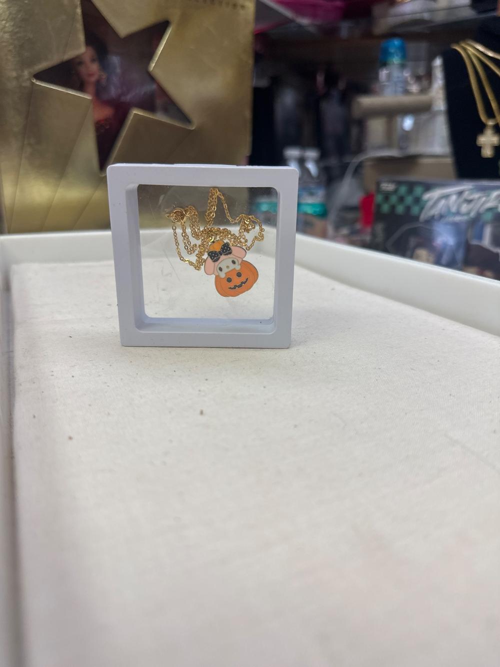 Kitty in a Pumpkin Costume Necklace