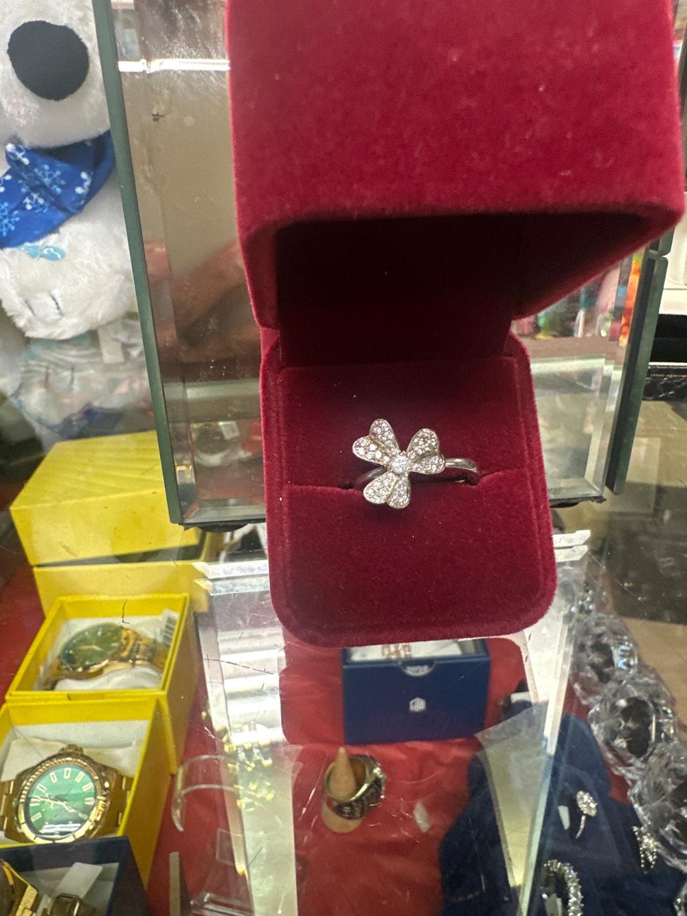 Sparkling Flower Ring in Velvet Box