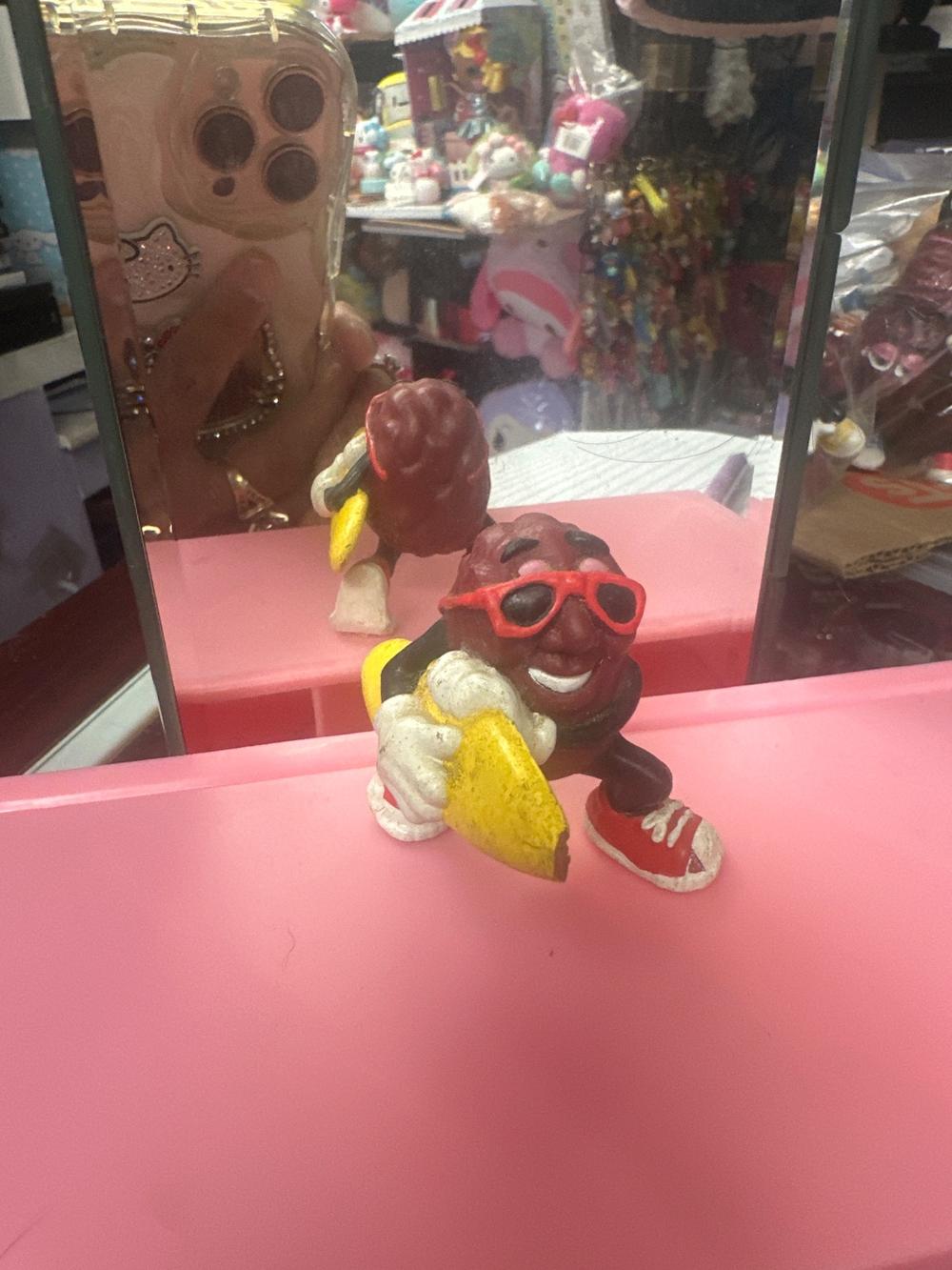 California Raisin PVC Figure with Sunglasses and Guitar