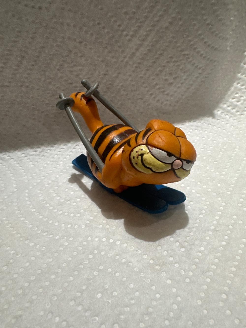 Vintage Garfield On Skis Figurine