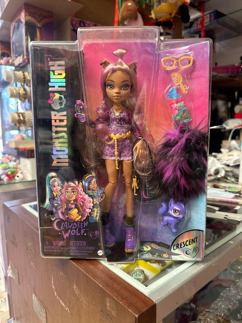 Monster High Clawdeen Wolf Doll With Crescent Pet