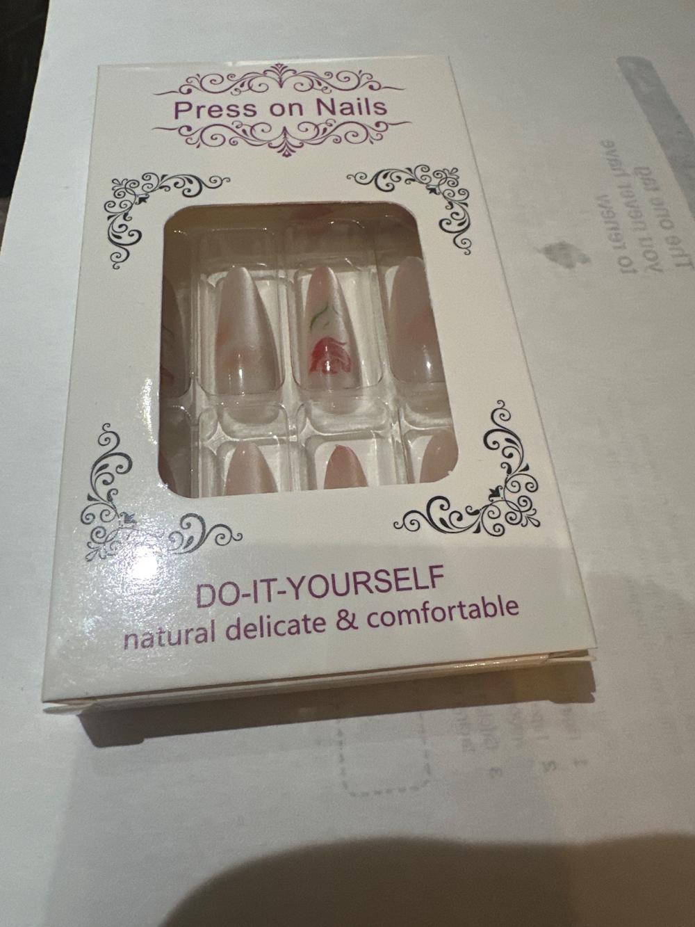 Floral Press-On Nails Set