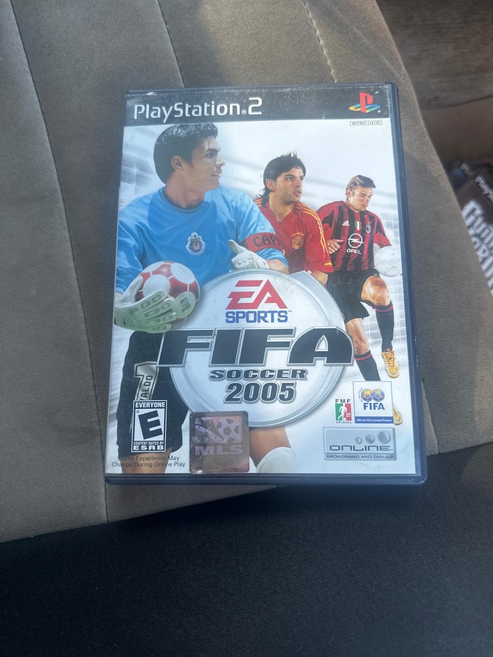 EA Sports FIFA Soccer 2005 (PlayStation 2) (photo 1 of 3)