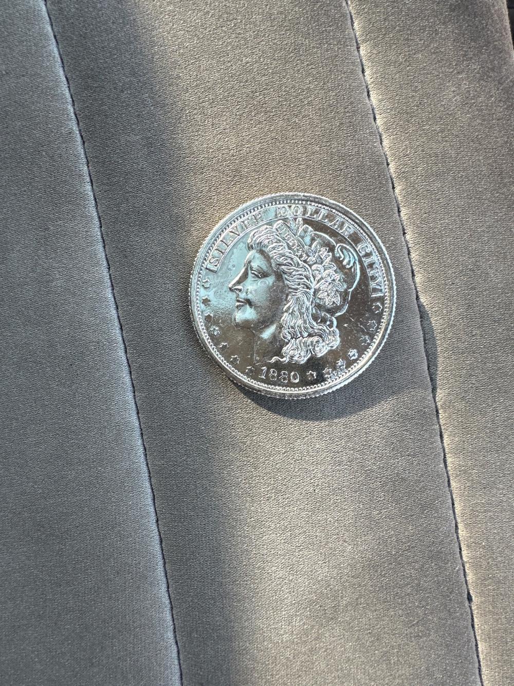 Silver Dollar City 1880 Souvenir Train Token Coin (photo 1 of 3)
