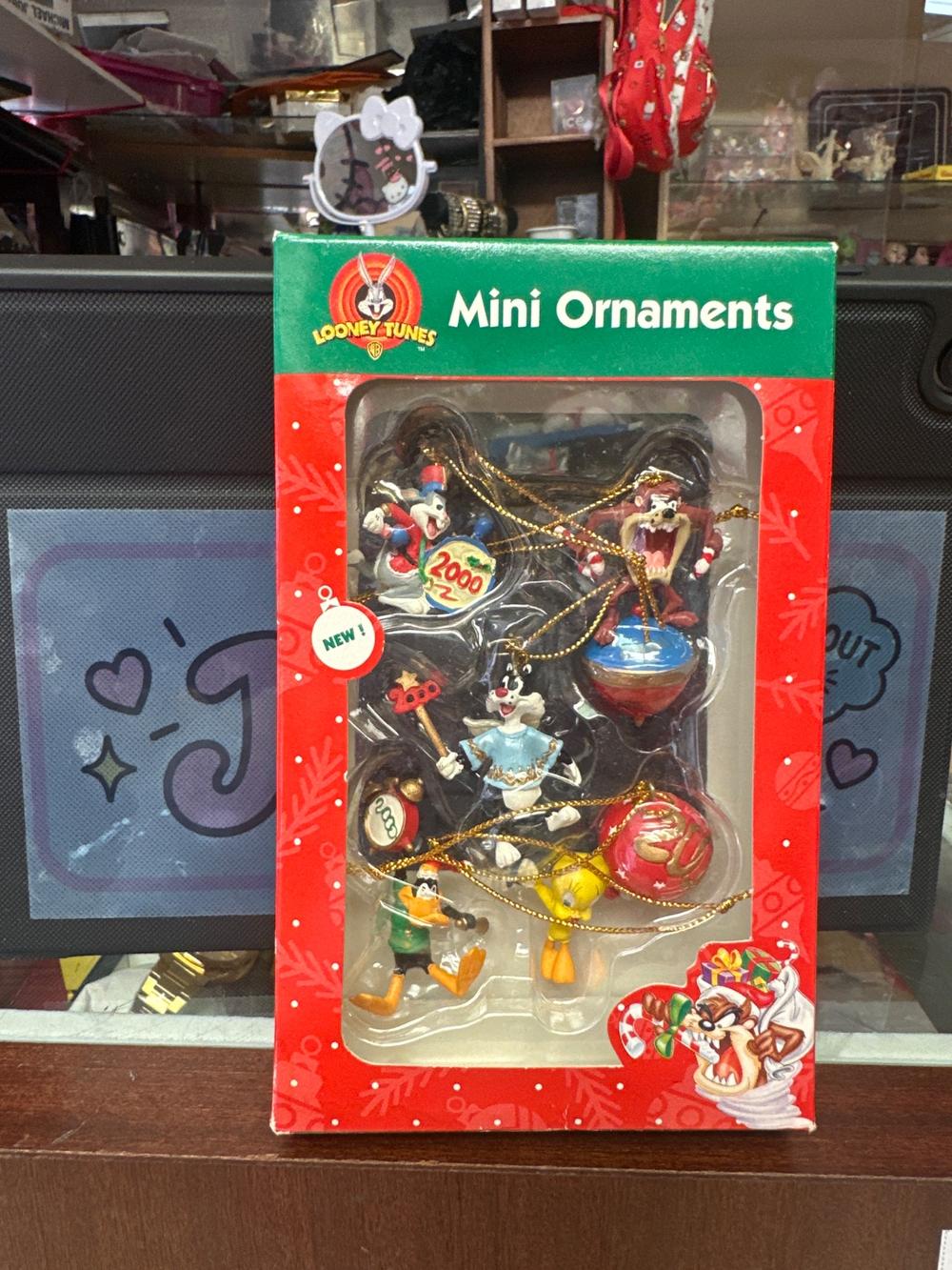 Looney Tunes Mini Ornaments Set, Year 2000 Christmas