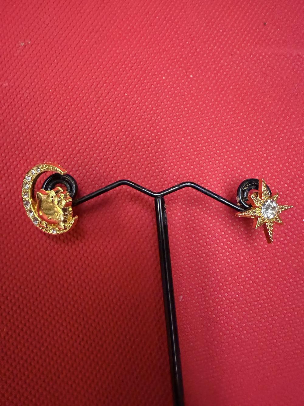Moon and Star Earings Gold