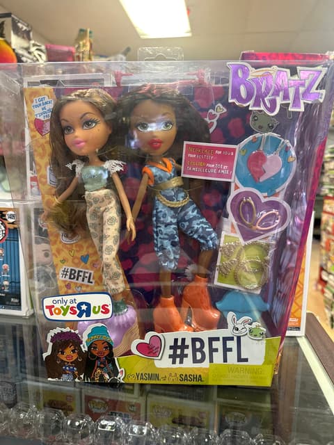 Bratz #BFFL Yasmin and Sasha Doll Set (Toys R Us Exclusive)