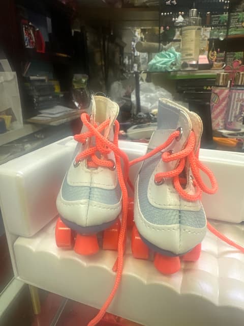 Kids' Quad Roller Skates with Orange Laces