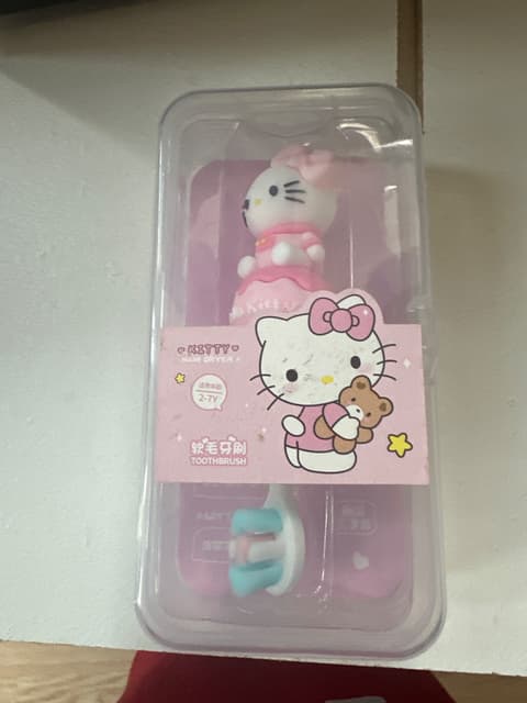 Hello Kitty Kids Toothbrush in Case