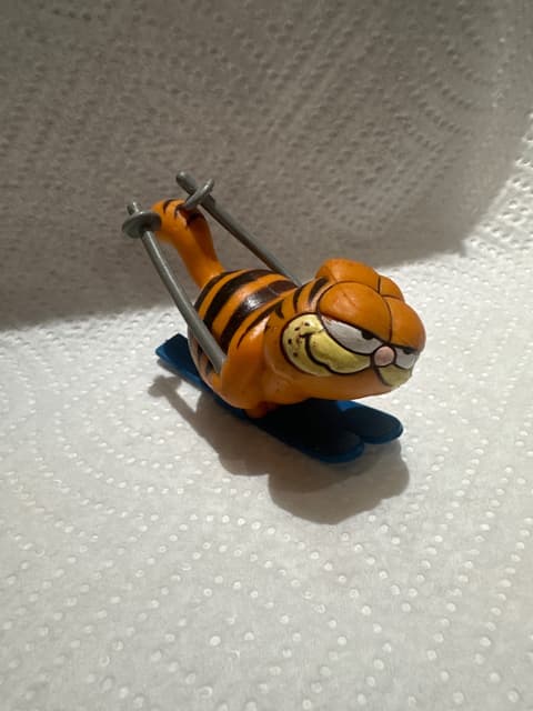 Vintage Garfield On Skis Figurine
