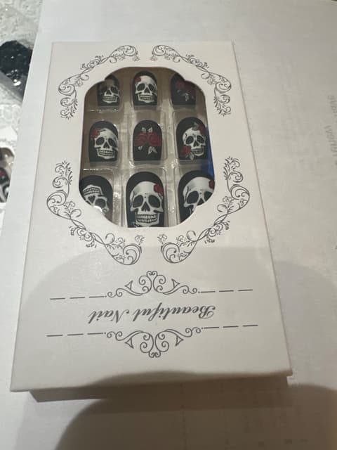 Skull & Rose Press-On Nail Set