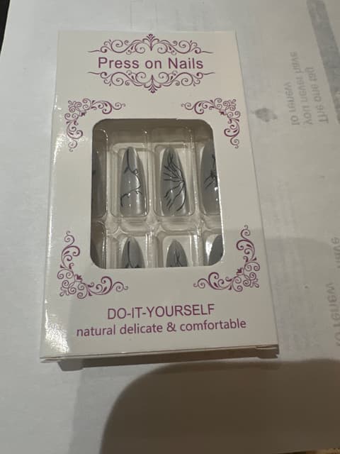 Press-On Nails with Smoky Marble Design