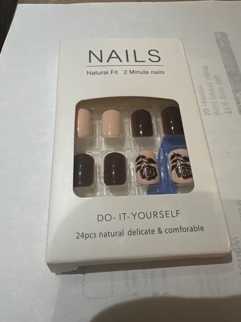 Press-On Nails Set with Rose Detail, 24 pcs