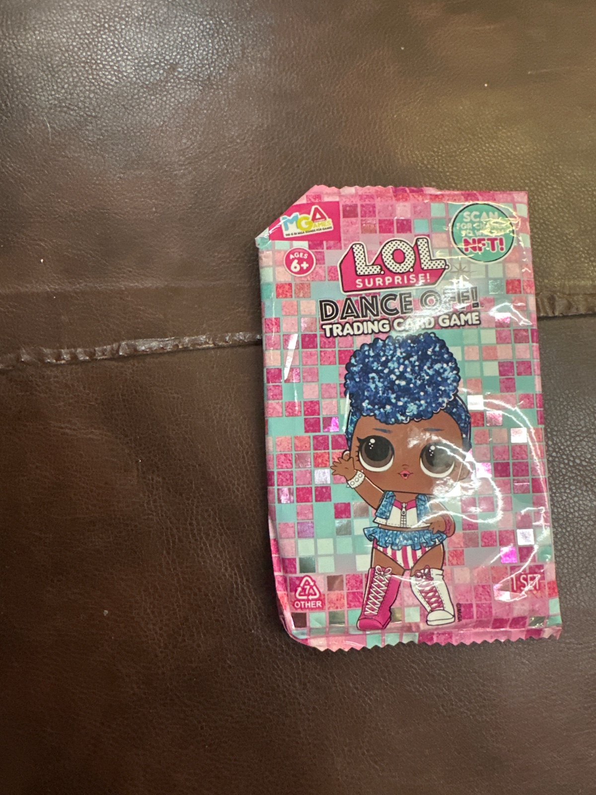 L.O.L. Surprise Dance Off Trading Card Pack