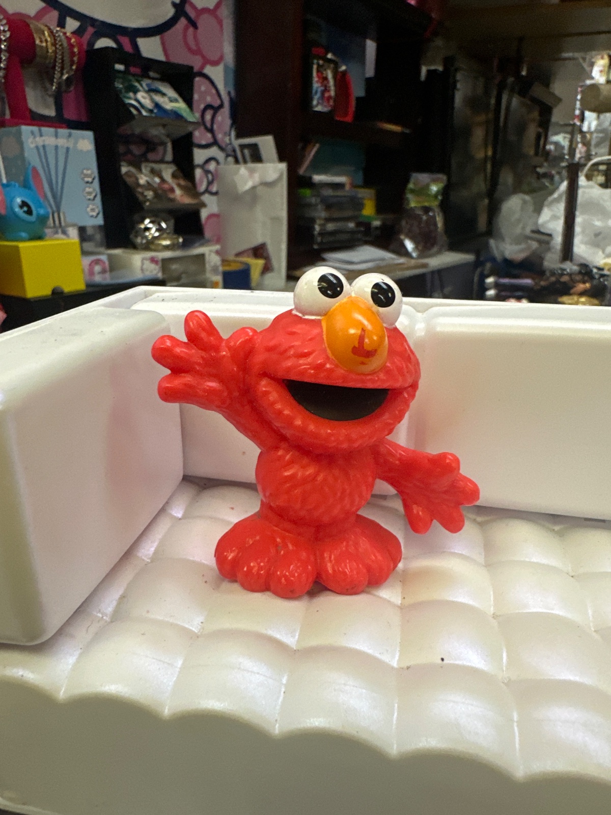 Elmo Waving Toy Figure
