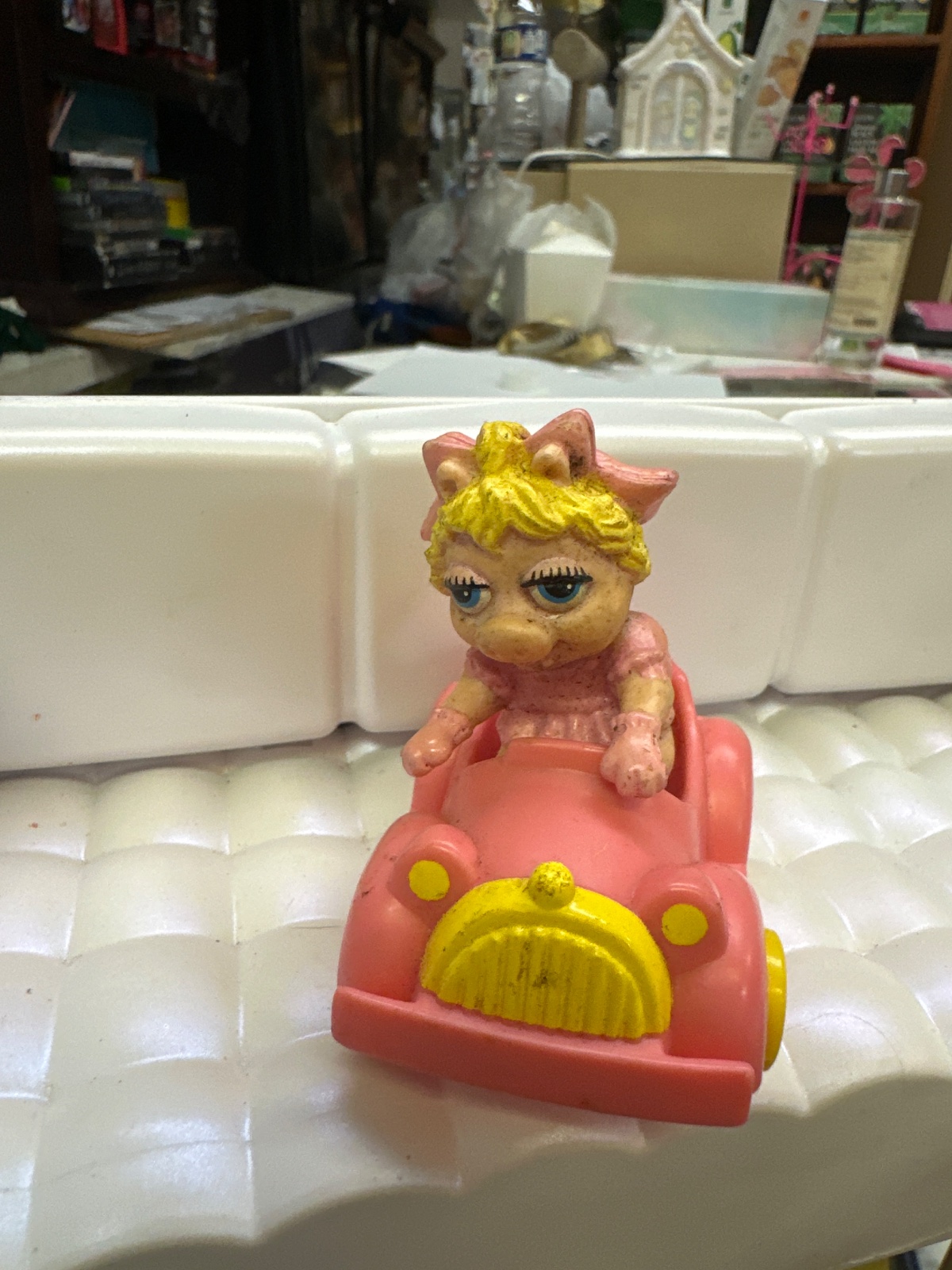 Vintage Miss Piggy In Pink Car Toy