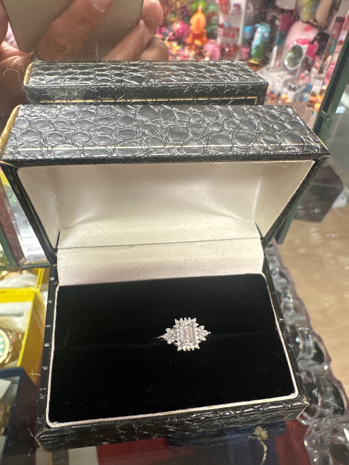 Vintage-Style Cluster Ring in Croc-Embossed Box