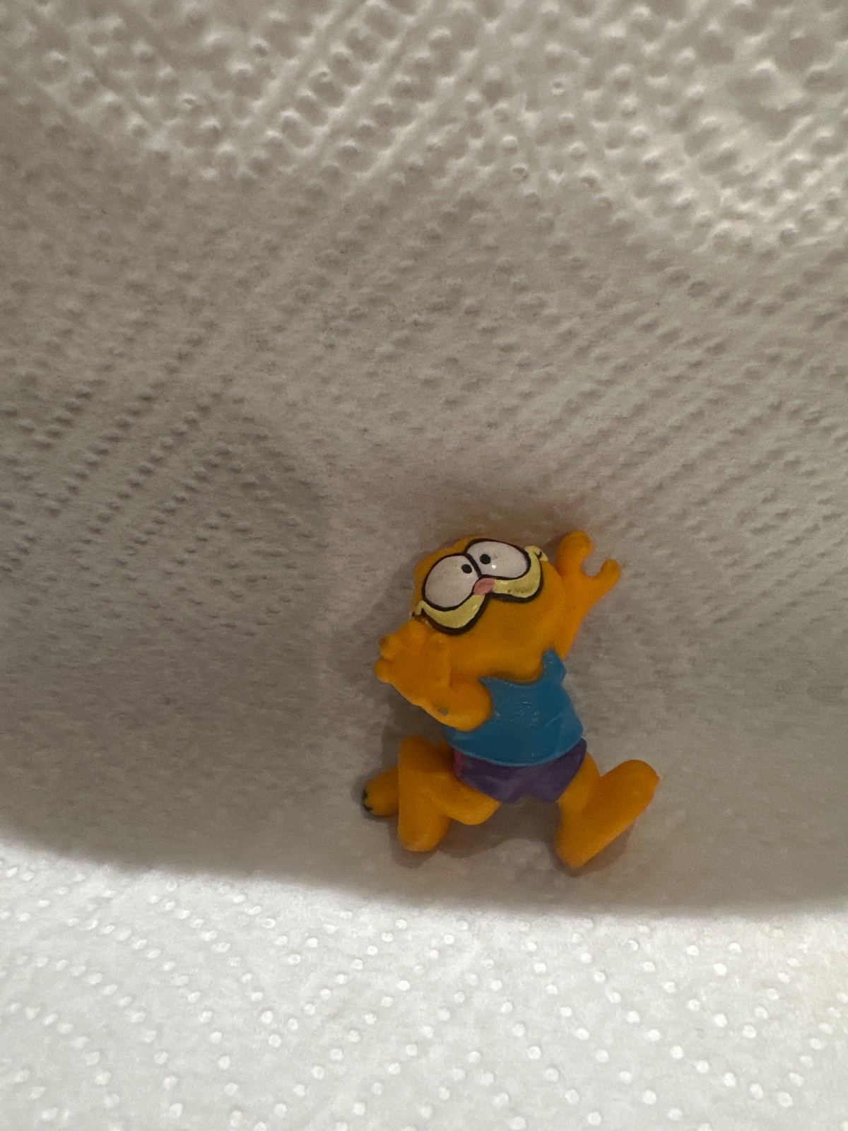 Small Garfield Running Figure