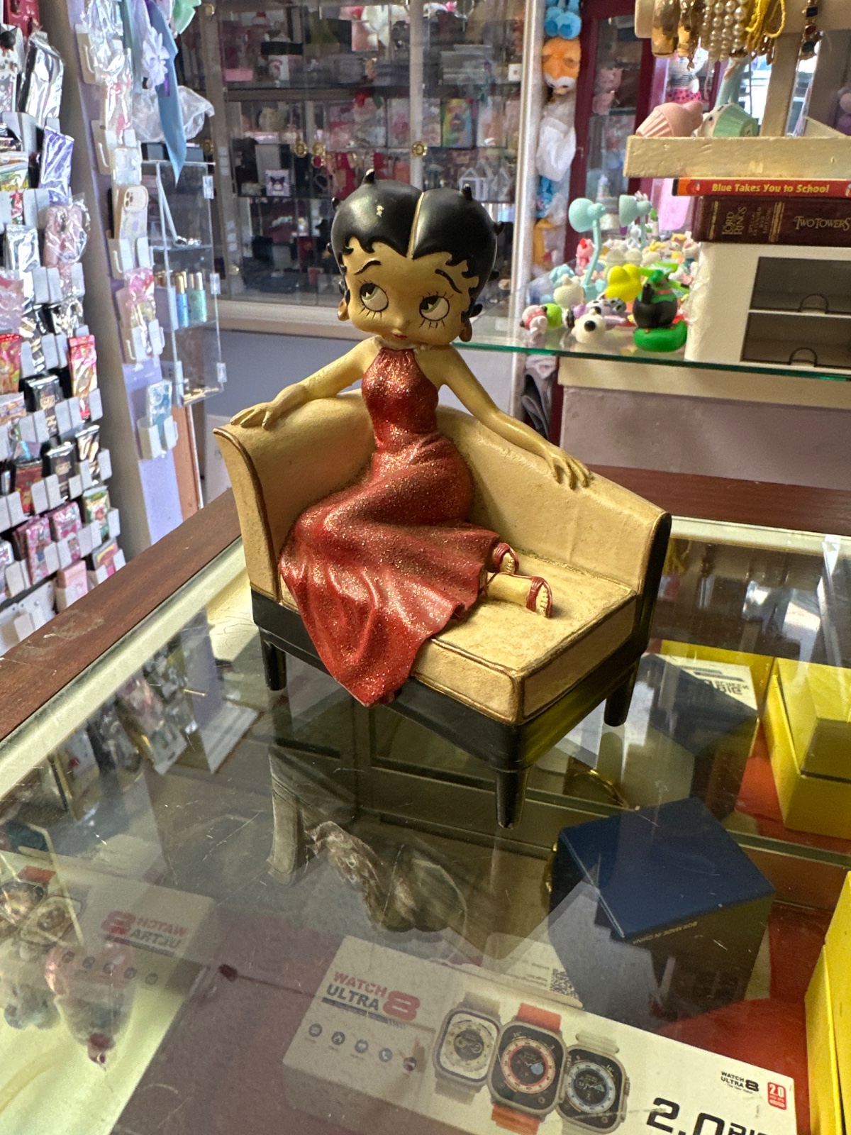 Betty Boop Figurine On Chaise Lounge
