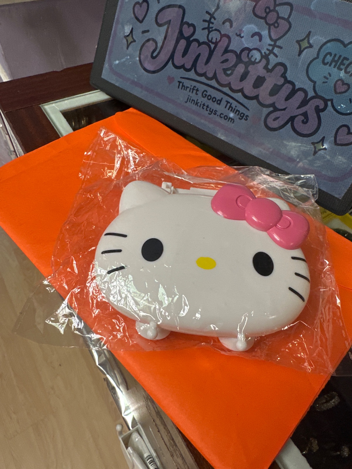 Hello Kitty Phone Stand Holder White/Pink Bow